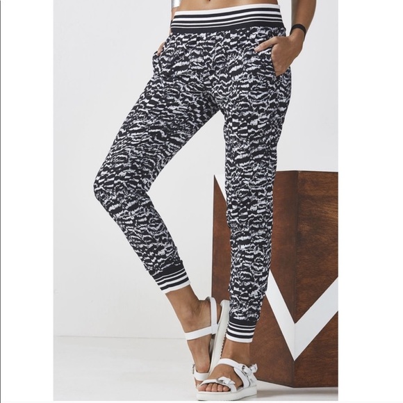 Fabletics Pants - FABLETICS Abstract black and white Eve jogger. S